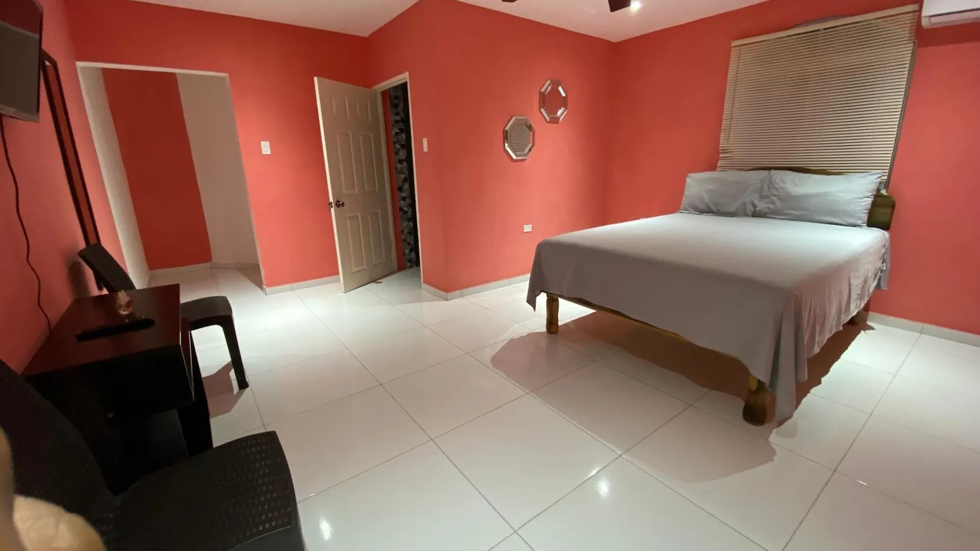 Bed and Breakfast Chrewans Ent Ltd Бухта Монтего 0*,  Ямайка